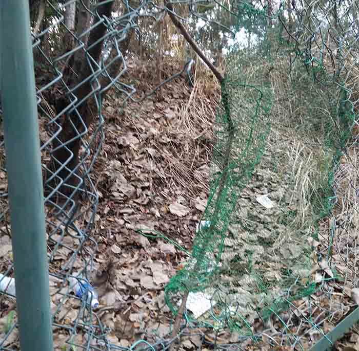 hole-in-fence
