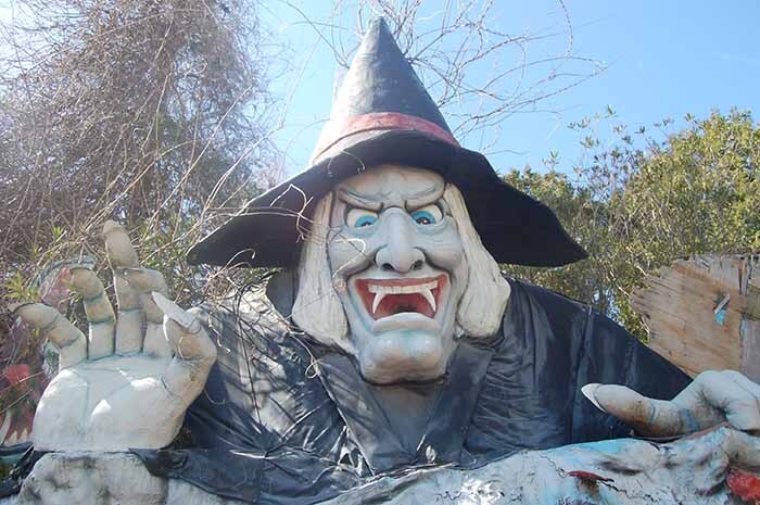 haunted house witch