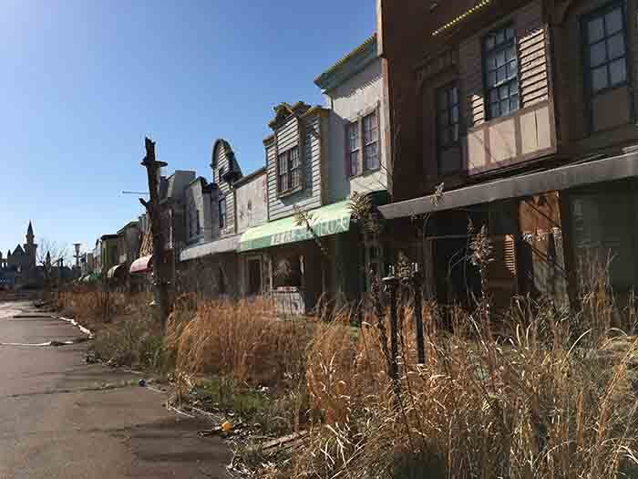 main street right side